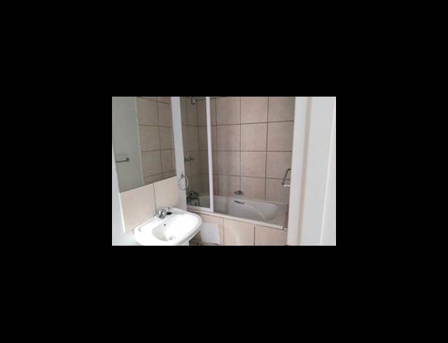 1 BEDROOM PROPERTY TO RENT IN RANDBURG CENTRAL